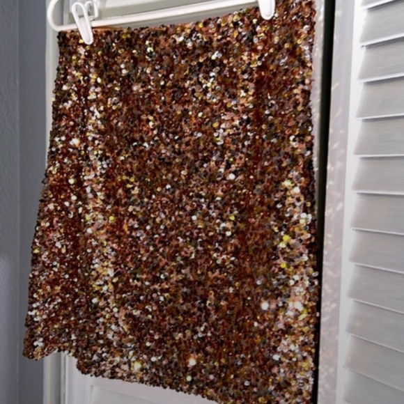 ASOS DESIGN sequin mini skirt in rose gold multi sequin SZ 10 - Picture 4 of 8